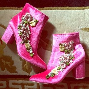 Mackin J heeled booties